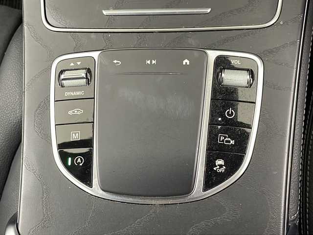 メルセデス・ベンツ ＧＬＣ２２０ d 4マチック クーペ 埼玉県 2020(令2)年 3.5万km ダイヤモンドホワイト サンルーフ/レーンキープアシスト/クルーズコントロール/前ドラレコ/全方位カメラ/コーナーセンサー/ETC2.0/道路標識アシスト/ブラインドスポットモニター/レーンチェンジアシスト/ウィンカーミラー/純正アルミ/スマートキー×２/プッシュスタート/革巻きハンドル/シートヒーター/パワーシート/パドルシフト/フロントフォグランプ
