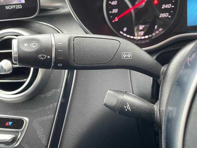 メルセデス・ベンツ ＧＬＣ２２０ d 4マチック クーペ AMGライン 埼玉県 2020(令2)年 3.5万km ダイヤモンドホワイト 黒半革シート/サンルーフ/AMGライン/アダプティブクルーズコントロール/純正HDDナビ/(Bluetooth/USB/フルセグ)/360度カメラ/ブラインドスポットモニター/エアサス/シートヒーター/アンビエントライト/純正19インチアルミホイール/ETC