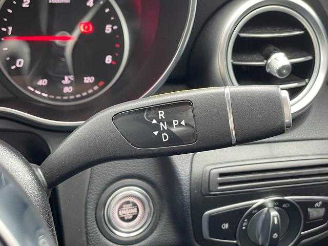 メルセデス・ベンツ ＧＬＣ２２０ d 4マチック クーペ AMGライン 埼玉県 2020(令2)年 3.5万km ダイヤモンドホワイト 黒半革シート/サンルーフ/AMGライン/アダプティブクルーズコントロール/純正HDDナビ/(Bluetooth/USB/フルセグ)/360度カメラ/ブラインドスポットモニター/エアサス/シートヒーター/アンビエントライト/純正19インチアルミホイール/ETC