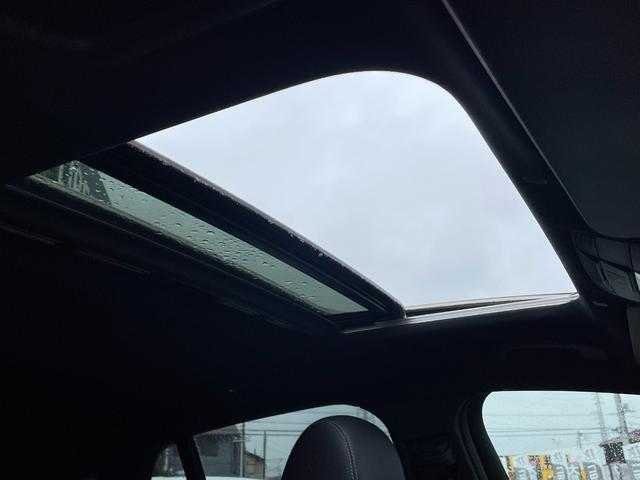 メルセデス・ベンツ ＧＬＣ２２０ d 4マチック クーペ AMGライン 埼玉県 2020(令2)年 3.5万km ダイヤモンドホワイト 黒半革シート/サンルーフ/AMGライン/アダプティブクルーズコントロール/純正HDDナビ/(Bluetooth/USB/フルセグ)/360度カメラ/ブラインドスポットモニター/エアサス/シートヒーター/アンビエントライト/純正19インチアルミホイール/ETC