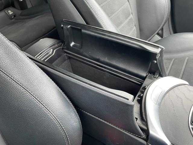 メルセデス・ベンツ ＧＬＣ２２０ d 4マチック クーペ AMGライン 埼玉県 2020(令2)年 3.5万km ダイヤモンドホワイト 黒半革シート/サンルーフ/AMGライン/アダプティブクルーズコントロール/純正HDDナビ/(Bluetooth/USB/フルセグ)/360度カメラ/ブラインドスポットモニター/エアサス/シートヒーター/アンビエントライト/純正19インチアルミホイール/ETC