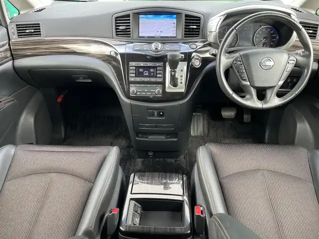 日産 エルグランド 250ハイウェイスターS 奈良県 2018(平30)年 8万km ファントムブラック ワンオーナー/純正ナビ/（ＴＶ／ＢＴ／ＣＤ／ＤＶＤ）/純正フリップダウンモニター/クルーズコントロール/全方位モニター/衝突軽減システム/前後コーナーセンサー/両側パワースライドドア/ハーフレザーシート/オートライト/電動格納ミラー/LEDヘッドライト/ＥＴＣ/純正１８インチＡＷ/保証書/取り扱い説明書