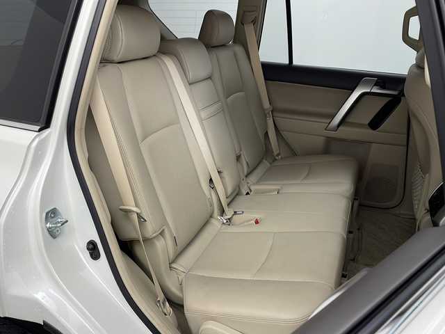 トヨタ ランドクルーザー プラド TX Lパッケージ 兵庫県 2019(平31)年 5万km ホワイトパールクリスタルシャイン ・社外9インチナビ/Bluetooth/CD/DVD/TV/・バックカメラ/・トヨタセーフティセンス/・プリクラッシュセーフティ/・レーンディパーチャーアラート/・オートマチックハイビーム/・レーダークルーズコントロール/・クリアランスソナー/・センターデフロック/・ダウンヒルアシストコントロール/・ローダウン/・オートサイドステップ/・革シート/・前席パワーシート/・前席シートヒーター/・前席ベンチレーション/・モデリスタエアロ/・22インチアルミホイールタイヤ/・LEDヘッドライト/・フォグランプ/・ビルトインETC/・スマートキー