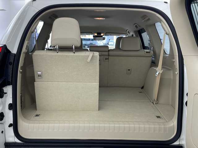 トヨタ ランドクルーザー プラド TX Lパッケージ 兵庫県 2019(平31)年 5万km ホワイトパールクリスタルシャイン ・社外9インチナビ/Bluetooth/CD/DVD/TV/・バックカメラ/・トヨタセーフティセンス/・プリクラッシュセーフティ/・レーンディパーチャーアラート/・オートマチックハイビーム/・レーダークルーズコントロール/・クリアランスソナー/・センターデフロック/・ダウンヒルアシストコントロール/・ローダウン/・オートサイドステップ/・革シート/・前席パワーシート/・前席シートヒーター/・前席ベンチレーション/・モデリスタエアロ/・22インチアルミホイールタイヤ/・LEDヘッドライト/・フォグランプ/・ビルトインETC/・スマートキー