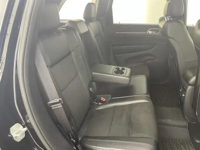 クライスラー・ジープ ジープ グランドチェロキー アルティテュード 富山県 2019(令1)年 7.5万km 黒Ｍ ４WD/純正ナビ（ｂｌｕｅｔｏｏｔｈ）/フルセグTV/バックカメラ　/前後コーナーセンサー/ＥＴＣ　/純正前後ドラレコ　/エアサス/リアパークセンスブレーキアシスト　/ハーフレザーシート　/前席パワーシート・シートヒーター　/社外１８インチＡＷ付スタッドレスセット積込（2024年７部山）/SPORTモード/スマートキー/プッシュスタート/オートライト/HIDヘッドライト/フォグ/クルーズコントロール/パドルシフト/純正マット/保証書、取説