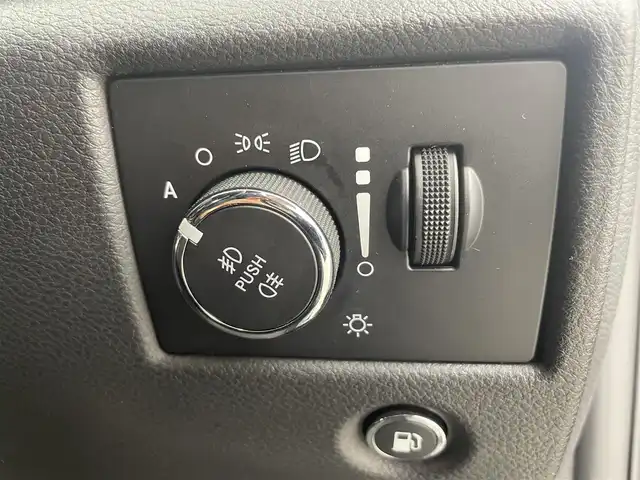 クライスラー・ジープ ジープ グランドチェロキー アルティテュード 富山県 2019(令1)年 7.5万km 黒Ｍ ４WD/純正ナビ（ｂｌｕｅｔｏｏｔｈ）/フルセグTV/バックカメラ　/前後コーナーセンサー/ＥＴＣ　/純正前後ドラレコ　/エアサス/リアパークセンスブレーキアシスト　/ハーフレザーシート　/前席パワーシート・シートヒーター　/社外１８インチＡＷ付スタッドレスセット積込（2024年７部山）/SPORTモード/スマートキー/プッシュスタート/オートライト/HIDヘッドライト/フォグ/クルーズコントロール/パドルシフト/純正マット/保証書、取説