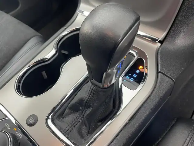 クライスラー・ジープ ジープ グランドチェロキー アルティテュード 富山県 2019(令1)年 7.5万km 黒Ｍ ４WD/純正ナビ（ｂｌｕｅｔｏｏｔｈ）/フルセグTV/バックカメラ　/前後コーナーセンサー/ＥＴＣ　/純正前後ドラレコ　/エアサス/リアパークセンスブレーキアシスト　/ハーフレザーシート　/前席パワーシート・シートヒーター　/社外１８インチＡＷ付スタッドレスセット積込（2024年７部山）/SPORTモード/スマートキー/プッシュスタート/オートライト/HIDヘッドライト/フォグ/クルーズコントロール/パドルシフト/純正マット/保証書、取説