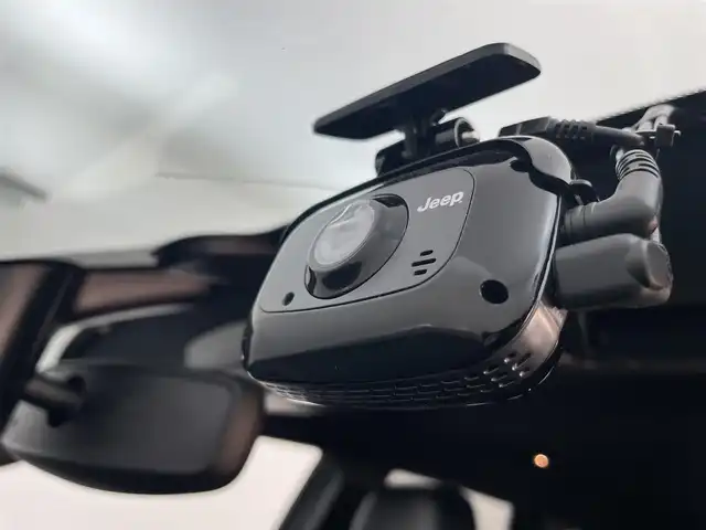 クライスラー・ジープ ジープ グランドチェロキー アルティテュード 富山県 2019(令1)年 7.5万km 黒Ｍ ４WD/純正ナビ（ｂｌｕｅｔｏｏｔｈ）/フルセグTV/バックカメラ　/前後コーナーセンサー/ＥＴＣ　/純正前後ドラレコ　/エアサス/リアパークセンスブレーキアシスト　/ハーフレザーシート　/前席パワーシート・シートヒーター　/社外１８インチＡＷ付スタッドレスセット積込（2024年７部山）/SPORTモード/スマートキー/プッシュスタート/オートライト/HIDヘッドライト/フォグ/クルーズコントロール/パドルシフト/純正マット/保証書、取説