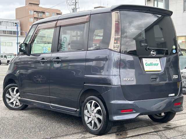日産 ルークス ハイウェイスター 富山県 2010(平22)年 4.5万km ルナグレー 4WD/スマートキー/パワースライドドア/社外CDプレーヤー/HIDヘッドライト/フォグランプ/プッシュスタート/電格ウィンカーミラー/純正ドアバイザー/純正フロアマット/純正１４インチAW/保証書・取説/社外AW付きスタッドレス車載(155/65R13)