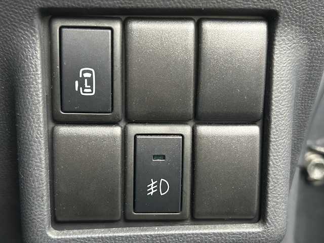 日産 ルークス ハイウェイスター 富山県 2010(平22)年 4.5万km ルナグレー 4WD/スマートキー/パワースライドドア/社外CDプレーヤー/HIDヘッドライト/フォグランプ/プッシュスタート/電格ウィンカーミラー/純正ドアバイザー/純正フロアマット/純正１４インチAW/保証書・取説/社外AW付きスタッドレス車載(155/65R13)