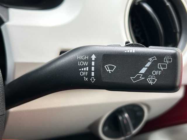 フォルクスワーゲン アップ！ アップ！ウィズ ビーツ 大阪府 2017(平29)年 9.1万km トルネードレッド BEATSサウンドシステム/Composition　Phone/シティエマージェンシーブレーキ/ESC/ABS/ブレーキアシスト/４エアバッグ/フォースリミッター付きシートベルトテンショナー/エマージェンシーストップシグナル/クルーズコントロール/パークディスタンスコントロール/5速ASGトランスミッション（マニュアルモード）/純正15インチアルミホイール/純正フロアマット/ドライブレコーダー（前後）/ETC