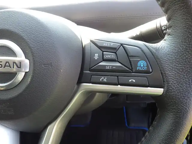 日産 セレナ e－パワー ハイウェイスター V 千葉県 2019(令1)年 4.1万km ダイヤモンドブラック エマージェンシーブレーキ/プロパイロット/インテリジェントクルーズコントロール/インテリジェントパーキングアシスト/ハンズフリー両側パワースライドドア/純正SDナビ/地デジTV/【DVD/CD再生機能　Bluetooth接続】/アラウンドビューモニター/ETC（2.0）/LEDヘッドライト/純正15インチアルミホイル/サイド/カーテンエアバッグ/インテリジェントキー