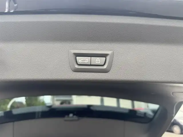 ＢＭＷ Ｘ３ ミッドナイトエディション 三重県 2020(令2)年 3.1万km サファイアブラックP 130台限定車/革シート/シートヒーター(前席)/電動ランバーサポート/パワーシート(前席)/メモリアル機能(運転席)/ワイヤレス充電器/ドライブレコーダー(前後)/パワーバックドア/全方位カメラ/harmankardonサラウンド(16スピーカー)/純正ナビ(Bluetooth/DTV/AM/FM/AppleCarPlay/音楽ライブラリ/Spotify/ScreenMirroring)/ドライビングアシストプラス/アクティブクルーズコントロール/ステアリング/レーンコントロールアシスト/レーンディパーチャーウォーニング/レーンチェンジウォーニング/アクティブサイドコリジョンプロテクション/前車接近警告/衝突回避/被害軽減ブレーキ/事故回避アシスト/後車衝突警告/クロストラフィックウォーニング/パーキングアシストプラス/パークディスタンスコントロール/パーキングアシスト/ミラー内蔵ETC2.0/ブラックフロントグリル/カーボンドアミラー/ブラッククロームデュアルマフラー/20インチブラック塗装AW/ブラックルーフレール/ピアノブラックインパネ加飾/合皮貼ダッシュボード/オートホールド/パドルシフト/Mシートベルト/スペアキー