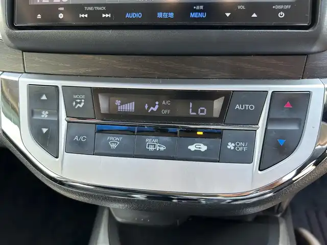ホンダ ジェイド ハイブリッド X 熊本県 2015(平27)年 10.8万km クリスタルブラックパール ワンオーナー/純正ナビ/・AM/FM/CD/DVD/SD/BT/フルセグTV/・バックカメラ/ホンダセンシング/・衝突被害軽減ブレーキ/・車線逸脱警報/・先行車発進お知らせ/・標識認識機能/アダプティブクルーズコントロール/ステアリングリモコン/ＥＴＣ/ハーフレザーシート/ＬＥＤヘッドライト/オートライト/フォグランプ/スマートキー/スペアキー/プッシュスタート/保証書/取扱説明書(車、ナビ)