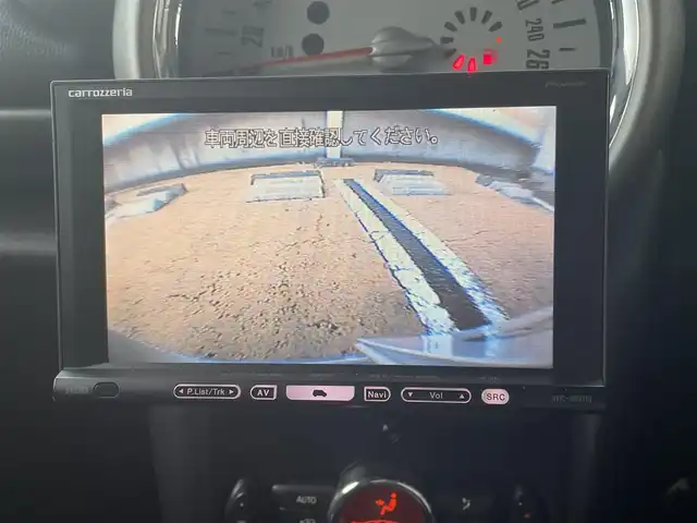 ＭＩＮＩ ミニ クロスオーバー クーパー S 静岡県 2011(平23)年 6.8万km ライトホワイト 社外HDDナビ/フルセグTV/DVD/CD/バックカメラ/ハーフレザーシート/バックソナー/ETC/前後ドライブレコーダー/パドルシフト/プッシュスタートエンジン/純正18インチAW/保証書/取扱説明書/ナビ取扱説明書/H30/R2/4/5/6/7点検記録簿有