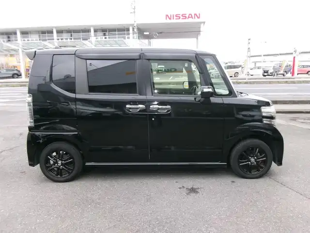 ホンダ Ｎ ＢＯＸ カスタム SSブラックSパッケージ 群馬県 2017(平29)年 12.4万km クリスタルブラックパール ワンオーナー/8インチSDナビ/バックカメラ/両側パワースライドドア/シートヒーター/HID/ETC