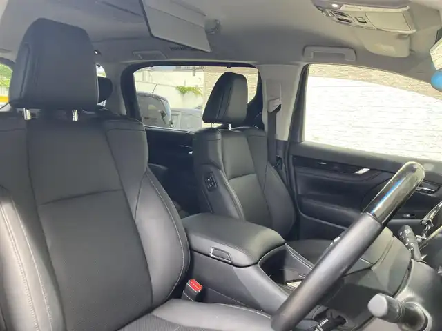 トヨタ アルファード S Cパッケージ 兵庫県 2021(令3)年 4.4万km ブラック ワンオーナー/メーカーナビ/FM/AM/CD/DVD/Bluetooth/Miracast/フルセグTV/両側電動スライドドア/JBLサウンド/バックカメラ/全方位カメラ/フリップダウンモニター/革シート/シートヒーター/エアシート/オットマン/レーダークルーズコントロール（全車速）/パワーバックドア/駐車支援/Toyota Safety Sense/クリアランスソナー/レーンキープアシスト/ブラインドスポットモニター/ロードサインアシスト/ETC/ハンドルヒーター/整備記録簿/取扱説明書/保証書/ドライブレコーダー