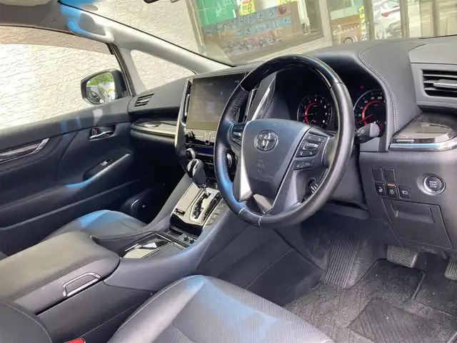 トヨタ アルファード S Cパッケージ 兵庫県 2021(令3)年 4.4万km ブラック ワンオーナー/メーカーナビ/FM/AM/CD/DVD/Bluetooth/Miracast/フルセグTV/両側電動スライドドア/JBLサウンド/バックカメラ/全方位カメラ/フリップダウンモニター/革シート/シートヒーター/エアシート/オットマン/レーダークルーズコントロール（全車速）/パワーバックドア/駐車支援/Toyota Safety Sense/クリアランスソナー/レーンキープアシスト/ブラインドスポットモニター/ロードサインアシスト/ETC/ハンドルヒーター/整備記録簿/取扱説明書/保証書/ドライブレコーダー