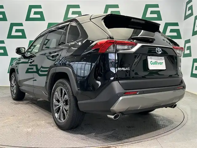トヨタ ＲＡＶ４ ハイブリッドG 鹿児島県 2024(令6)年 0.7万km アティチュードブラックマイカ ワンオーナー/禁煙車/メーカーOPナビ/全方位カメラ/トヨタセーフティセンス/プリクラッシュセーフティ/レーントレーシングアシスト/レーダークルーズコントロール/オートマチックハイビーム/ロードサインアシスト/純正前方ドライブレコーダー/ビルトインETC2.0/デジタルインナーミラー/ステアリングヒーター/レザーシート/前席パワーシート/前席ベンチレーション/前席シートヒーター/メモリシート/電動パーキングブレーキ/オートホールド/ルーフレール/パワーバックドア/純正ラバーマット/純正アルミホイール/純正ドアバイザー/LEDヘッドライト/前後コーナーセンサー