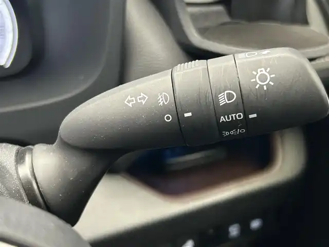 トヨタ ＲＡＶ４ ハイブリッドG 鹿児島県 2024(令6)年 0.7万km アティチュードブラックマイカ ワンオーナー/禁煙車/メーカーOPナビ/全方位カメラ/トヨタセーフティセンス/プリクラッシュセーフティ/レーントレーシングアシスト/レーダークルーズコントロール/オートマチックハイビーム/ロードサインアシスト/純正前方ドライブレコーダー/ビルトインETC2.0/デジタルインナーミラー/ステアリングヒーター/レザーシート/前席パワーシート/前席ベンチレーション/前席シートヒーター/メモリシート/電動パーキングブレーキ/オートホールド/ルーフレール/パワーバックドア/純正ラバーマット/純正アルミホイール/純正ドアバイザー/LEDヘッドライト/前後コーナーセンサー
