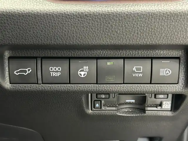 トヨタ ＲＡＶ４ ハイブリッドG 鹿児島県 2024(令6)年 0.7万km アティチュードブラックマイカ ワンオーナー/禁煙車/メーカーOPナビ/全方位カメラ/トヨタセーフティセンス/プリクラッシュセーフティ/レーントレーシングアシスト/レーダークルーズコントロール/オートマチックハイビーム/ロードサインアシスト/純正前方ドライブレコーダー/ビルトインETC2.0/デジタルインナーミラー/ステアリングヒーター/レザーシート/前席パワーシート/前席ベンチレーション/前席シートヒーター/メモリシート/電動パーキングブレーキ/オートホールド/ルーフレール/パワーバックドア/純正ラバーマット/純正アルミホイール/純正ドアバイザー/LEDヘッドライト/前後コーナーセンサー
