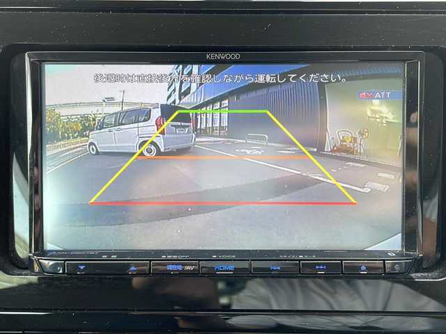 トヨタ プリウス S 大阪府 2020(令2)年 5.5万km スーパーホワイトⅡ Toyota Safety Sense/・プリクラッシュセーフティ/・レーンディパーチャーアラート/・オートハイビーム/・レーダークルーズコントロール/アイドリングストップ/社外メモリーナビ/【CD再生機能　Bluetooth接続】/革巻きステアリング/ETC/LEDヘッドライト/ウインカーミラー/純正15インチアルミホイル/サイド/カーテンエアバッグ/スマートキー