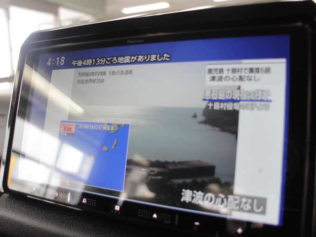 スズキ ジムニー XC 千葉県 2025(令7)年 0.1万km未満 ミディアムグレー ワンオーナー/純正9インチメモリナビ(AVIC-RQS720ZS)/フルセグＴＶ/Ｂｌｕｅｔｏｏｔｈ/AM/FM/CD/DVD/バックカメラ/LEDヘッドライト/フォグランプ/クルーズコントロール/アイドリングストップ/障害物センサー/車線逸脱警報/衝突軽減ブレーキ/前席シートヒーター/スマートキー×2/取説/保証書