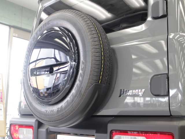 スズキ ジムニー XC 千葉県 2025(令7)年 0.1万km未満 ミディアムグレー ワンオーナー/純正9インチメモリナビ(AVIC-RQS720ZS)/フルセグＴＶ/Ｂｌｕｅｔｏｏｔｈ/AM/FM/CD/DVD/バックカメラ/LEDヘッドライト/フォグランプ/クルーズコントロール/アイドリングストップ/障害物センサー/車線逸脱警報/衝突軽減ブレーキ/前席シートヒーター/スマートキー×2/取説/保証書