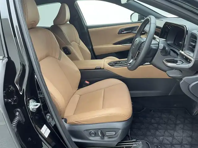 トヨタ クラウン スポーツ Z 兵庫県 2024(令6)年 1.3万km 黒 純正ナビ/フルセグ BT USB/パノラミックビューモニター/デジタルインナーミラー/レーダークルーズコントロール/プリクラッシュセーフティー/クリアランスソナー/LDA/BSM/HUD/ビルトインETC2.0/パワーバックドア/レザーシート/レザーシート/シートヒーター/ベンチレーション/パワーシート/LEDヘッドライト/オートライト/オートハイビーム/ワイヤレス充電/純正マット/ドアバイザー