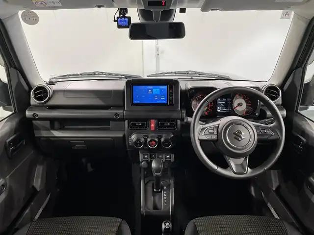 スズキ ジムニー XC 愛知県 2022(令4)年 0.8万km ミディアムグレー ナビ/（Bluetooth/AM/FM/フルセグTV）/衝突軽減ブレーキ/シートヒーター/LEDオートライト/ETC/バックカメラ/純正16インチAW/4WD/シートヒーター/ワンオーナー/クルーズコントロール/ドライブレコーダー/ロッドホルダー/背面タイヤカバー
