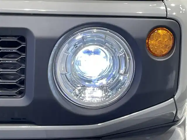 スズキ ジムニー XC 愛知県 2022(令4)年 0.8万km ミディアムグレー ナビ/（Bluetooth/AM/FM/フルセグTV）/衝突軽減ブレーキ/シートヒーター/LEDオートライト/ETC/バックカメラ/純正16インチAW/4WD/シートヒーター/ワンオーナー/クルーズコントロール/ドライブレコーダー/ロッドホルダー/背面タイヤカバー