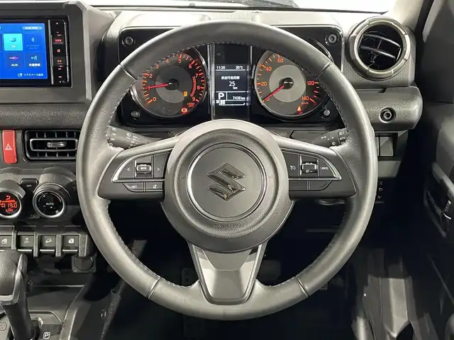 スズキ ジムニー XC 愛知県 2022(令4)年 0.8万km ミディアムグレー ナビ/（Bluetooth/AM/FM/フルセグTV）/衝突軽減ブレーキ/シートヒーター/LEDオートライト/ETC/バックカメラ/純正16インチAW/4WD/シートヒーター/ワンオーナー/クルーズコントロール/ドライブレコーダー/ロッドホルダー/背面タイヤカバー