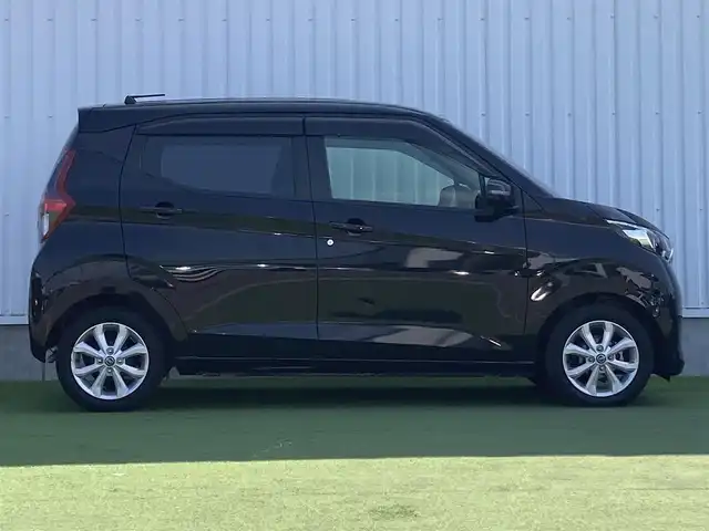 日産 デイズ X 香川県 2023(令5)年 2.5万km ブラック 登録時走行距離：24601km/ディーラーＯＰナビ　/フルセグＴＶ　/全方位カメラ　/ＥＴＣ２．０　/純正ドラレコ　/ステリモ　/純正フロアマット　/オートライト　/純正ＡＷ　/レーンキープ　/横滑り防止　/コーナーセンサー　/プッシュスタート　/スマートキー