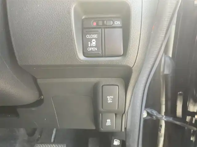 ホンダ Ｎ ＢＯＸ カスタム G SSパッケージ 和歌山県 2017(平29)年 9.6万km クリスタルブラックパール (株)IDOMが運営する【じしゃロン和歌山店】の自社ローン専用車両になります。こちらは現金またはオートローンご利用時の価格です。自社ローンご希望の方は別途その旨お申付け下さい/純正ナビ(AM/FM/CD/DVD/ワンセグ/BT)/アイドリングストップ/ETC/バックカメラ/片側パワースライド