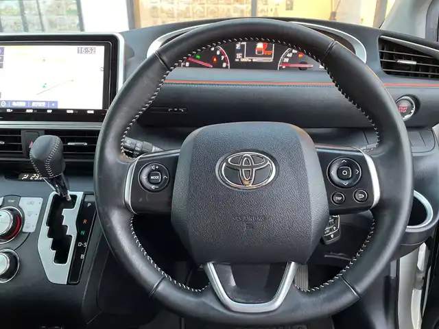 トヨタ シエンタ G セーフティエディションⅡ 千葉県 2020(令2)年 1.2万km ホワイトパールクリスタルシャイン 純正9インチナビ/(フルセグTV/BT/CD/DVD/FM/AM)/バックカメラ/前後ドライブレコーダー/衝突被害軽減システム/車線逸脱警報/両側パワースライドドア/横滑り防止装置/ビルトインETC/アイドリングストップ/LEDヘッドライト/オートライト/ウィンカーミラー/電動格納ミラー/シートリフター/プッシュスタート/スマートキー/フロアマット/ドアバイザー/スペアキー