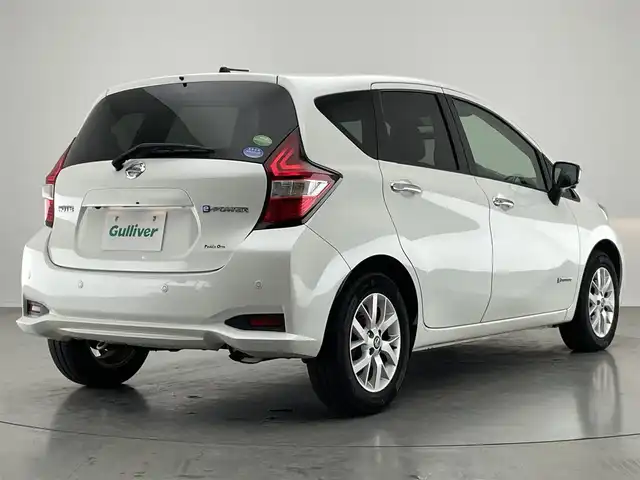 日産 ノート e－パワー X 愛知県 2019(令1)年 5.4万km ブリリアントホワイトパール 純正ナビ　全方位カメラ　禁煙車　デジタルインナーミラー　コーナーセンサー　エマージェンシーブレーキ　衝突軽減　車線逸脱　オートライト　ＥＴＣ　ＵＳＢ　Ｂｌｕｅｔｏｏｔｈ　プッシュスタート　純正アルミ