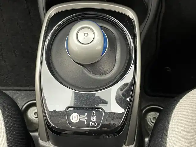 日産 ノート e－パワー X 愛知県 2019(令1)年 5.4万km ブリリアントホワイトパール 純正ナビ　全方位カメラ　禁煙車　デジタルインナーミラー　コーナーセンサー　エマージェンシーブレーキ　衝突軽減　車線逸脱　オートライト　ＥＴＣ　ＵＳＢ　Ｂｌｕｅｔｏｏｔｈ　プッシュスタート　純正アルミ