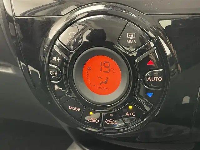 日産 ノート e－パワー X 愛知県 2019(令1)年 5.4万km ブリリアントホワイトパール 純正ナビ　全方位カメラ　禁煙車　デジタルインナーミラー　コーナーセンサー　エマージェンシーブレーキ　衝突軽減　車線逸脱　オートライト　ＥＴＣ　ＵＳＢ　Ｂｌｕｅｔｏｏｔｈ　プッシュスタート　純正アルミ