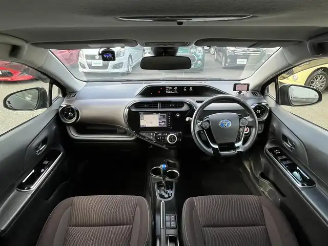 トヨタ アクア G 三重県 2018(平30)年 4.4万km ブラックマイカ 純正ナビ(Bluetooth/CD/DVD/AM/FM/地デジTV/SD)/バックカメラ/ETC/ドライブレコーダー(前)/クルーズコントロール/オプション15インチアルミホイール/セーフティセンス（プリクラッシュセーフティシステム/レーンディパーチャーアラート/オートマチックヒビーム）/スマートエントリー/スタートシステム/スペアキー/ステアリングスイッチ/プライバシーガラス/ディープブラウン合革巻きインパネ加飾/ピアノブラック吹出口加飾/メッキエアコン吹き出し口リング/デジタルメーター/TFTカラーマルチインフォメーションディスプレイ/ピアノブラック加飾付ステアリング/チルト/テレスコピックステアリング/オートエアコン/バニティミラー（運転席　助手席）/ディープブラウンスエード調ファブリックシート/アームレスト