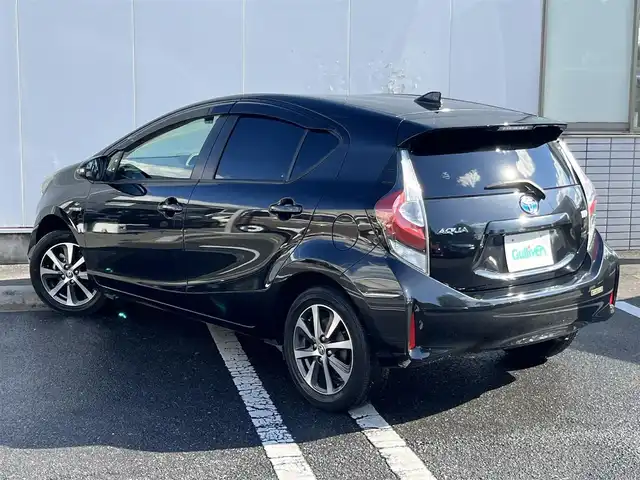 トヨタ アクア G 三重県 2018(平30)年 4.4万km ブラックマイカ 純正ナビ(Bluetooth/CD/DVD/AM/FM/地デジTV/SD)/バックカメラ/ETC/ドライブレコーダー(前)/クルーズコントロール/オプション15インチアルミホイール/セーフティセンス（プリクラッシュセーフティシステム/レーンディパーチャーアラート/オートマチックヒビーム）/スマートエントリー/スタートシステム/スペアキー/ステアリングスイッチ/プライバシーガラス/ディープブラウン合革巻きインパネ加飾/ピアノブラック吹出口加飾/メッキエアコン吹き出し口リング/デジタルメーター/TFTカラーマルチインフォメーションディスプレイ/ピアノブラック加飾付ステアリング/チルト/テレスコピックステアリング/オートエアコン/バニティミラー（運転席　助手席）/ディープブラウンスエード調ファブリックシート/アームレスト