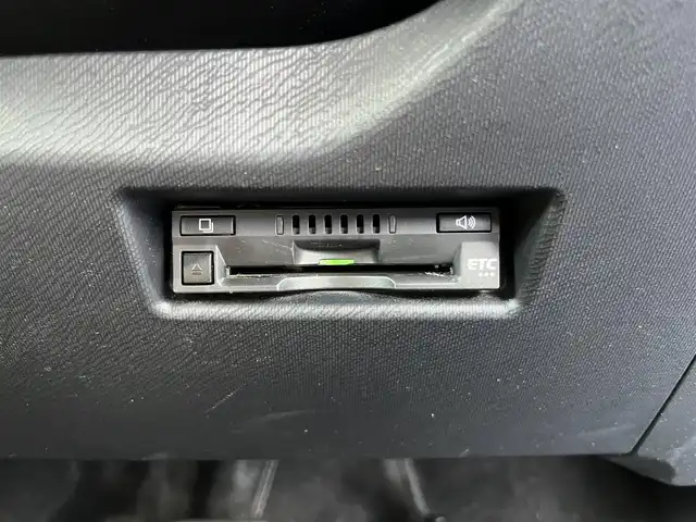 トヨタ アクア G 三重県 2018(平30)年 4.4万km ブラックマイカ 純正ナビ(Bluetooth/CD/DVD/AM/FM/地デジTV/SD)/バックカメラ/ETC/ドライブレコーダー(前)/クルーズコントロール/オプション15インチアルミホイール/セーフティセンス（プリクラッシュセーフティシステム/レーンディパーチャーアラート/オートマチックヒビーム）/スマートエントリー/スタートシステム/スペアキー/ステアリングスイッチ/プライバシーガラス/ディープブラウン合革巻きインパネ加飾/ピアノブラック吹出口加飾/メッキエアコン吹き出し口リング/デジタルメーター/TFTカラーマルチインフォメーションディスプレイ/ピアノブラック加飾付ステアリング/チルト/テレスコピックステアリング/オートエアコン/バニティミラー（運転席　助手席）/ディープブラウンスエード調ファブリックシート/アームレスト