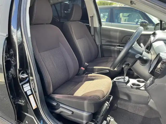 トヨタ アクア G 三重県 2018(平30)年 4.4万km ブラックマイカ 純正ナビ(Bluetooth/CD/DVD/AM/FM/地デジTV/SD)/バックカメラ/ETC/ドライブレコーダー(前)/クルーズコントロール/オプション15インチアルミホイール/セーフティセンス（プリクラッシュセーフティシステム/レーンディパーチャーアラート/オートマチックヒビーム）/スマートエントリー/スタートシステム/スペアキー/ステアリングスイッチ/プライバシーガラス/ディープブラウン合革巻きインパネ加飾/ピアノブラック吹出口加飾/メッキエアコン吹き出し口リング/デジタルメーター/TFTカラーマルチインフォメーションディスプレイ/ピアノブラック加飾付ステアリング/チルト/テレスコピックステアリング/オートエアコン/バニティミラー（運転席　助手席）/ディープブラウンスエード調ファブリックシート/アームレスト