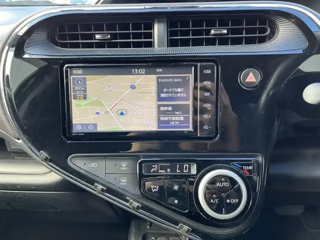 トヨタ アクア G 三重県 2018(平30)年 4.4万km ブラックマイカ 純正ナビ(Bluetooth/CD/DVD/AM/FM/地デジTV/SD)/バックカメラ/ETC/ドライブレコーダー(前)/クルーズコントロール/オプション15インチアルミホイール/セーフティセンス（プリクラッシュセーフティシステム/レーンディパーチャーアラート/オートマチックヒビーム）/スマートエントリー/スタートシステム/スペアキー/ステアリングスイッチ/プライバシーガラス/ディープブラウン合革巻きインパネ加飾/ピアノブラック吹出口加飾/メッキエアコン吹き出し口リング/デジタルメーター/TFTカラーマルチインフォメーションディスプレイ/ピアノブラック加飾付ステアリング/チルト/テレスコピックステアリング/オートエアコン/バニティミラー（運転席　助手席）/ディープブラウンスエード調ファブリックシート/アームレスト