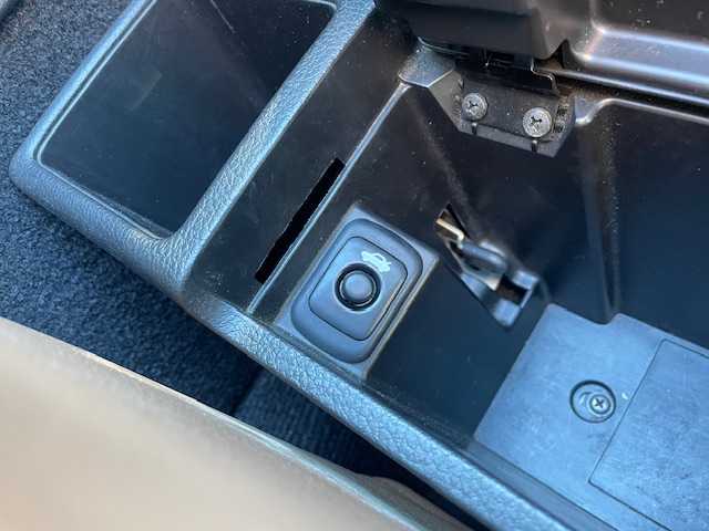 ダイハツ コペン タンレザーエディション 静岡県 2008(平20)年 7万km ホワイトパールマイカ ●社外ナビ/（ワンセグ/CD/DVD）/(NR-MZ03)/●アクティブトップ/●フォグランプ/●ウッドコンビステアリング/●ETC/●運転席＆助手席シートヒーター/●clarionスピーカー/●シガーライター/●純正フロアマット/●純正15インチアルミホイール