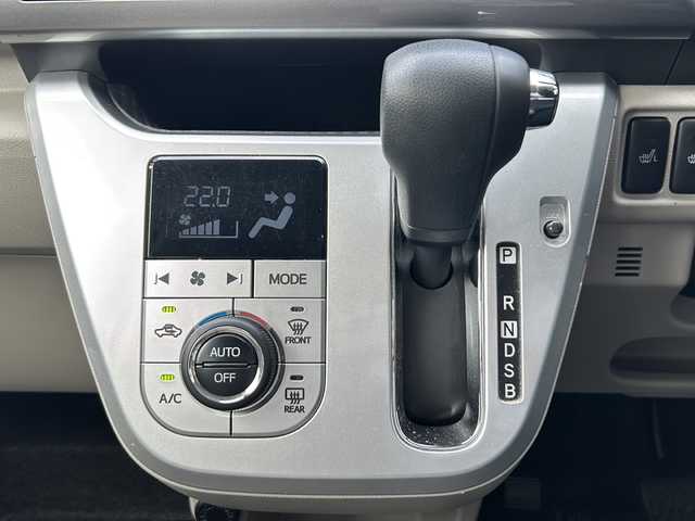 ダイハツ キャスト スタイル X リミテッド SAⅢ 静岡県 2020(令2)年 2.2万km ファイアークォーツレッドM 純正メモリナビ/・CD/・DVD/・フルセグＴＶ/・Bluetooth/・USB/・AM/・FM/主要装備/・衝突軽減/・横滑り防止装置/・レーンキープ/・バックカメラ/・シートヒーターD/N席/・ETC/・ステリモ/・スマートキー/・プッシュスタート/・スペアキー1本/・ハロゲンヘッドライト/・オートライト/・オートハイビーム/・純正フロアマット