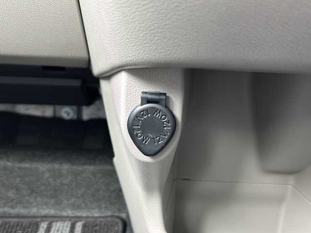 ダイハツ キャスト スタイル X リミテッド SAⅢ 静岡県 2020(令2)年 2.2万km ファイアークォーツレッドM 純正メモリナビ/・CD/・DVD/・フルセグＴＶ/・Bluetooth/・USB/・AM/・FM/主要装備/・衝突軽減/・横滑り防止装置/・レーンキープ/・バックカメラ/・シートヒーターD/N席/・ETC/・ステリモ/・スマートキー/・プッシュスタート/・スペアキー1本/・ハロゲンヘッドライト/・オートライト/・オートハイビーム/・純正フロアマット