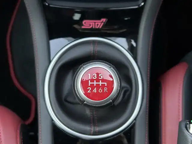 スバル ＷＲＸ ＳＴＩ STI タイプS 東京都 2020(令2)年 0.1万km WRブルーパール ワンオーナー/RECARO製革コンビシート/純正ナビ/　フルセグTV/DVD/CD/Bluetooth/バックカメラ/フロントカメラ/サイドカメラ/BILSTEIN製ダンパー/パワーシート/シートヒーター/LEDヘッドライト/brembo製ブレーキキャリパー/純正19インチアルミホイール/STIエンブレム付ブラック横1本バー/STIエンブレム付シルバーサイドガーニッシュ/ブラインドスポットモニター/ハイビームアシスト/リアタイプリアスポイラー/純正ドライブレコーダー/ETC2.0/革巻きステアリングホイール/革巻きシフトノブ/電動格納ミラー/LED式ウインカーミラー/横すべり防止/プッシュスタート/スマートキー/純正フロアマット/保証書/取扱説明書/スペアキー