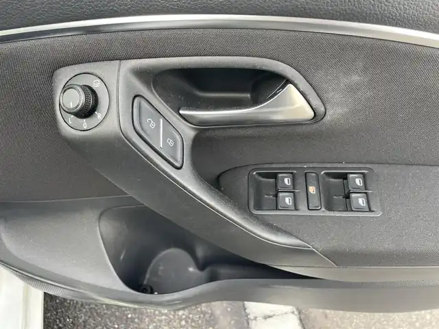 フォルクスワーゲン ポロ TSIコンフォートL アップグレードPKG 福島県 2015(平27)年 16.6万km オリックスホワイトパールエフェクト ワンオーナー/純正メモリーナビ/CD/DVD/SD/BT/USB/フルセグTV/レーダークルーズコントロール/ステアリングリモコン/アイドリングストップ/パドルシフト/バックカメラ/ドライブレコーダー/オートライト/フォグライト/フロアマット/キーレス/ETC