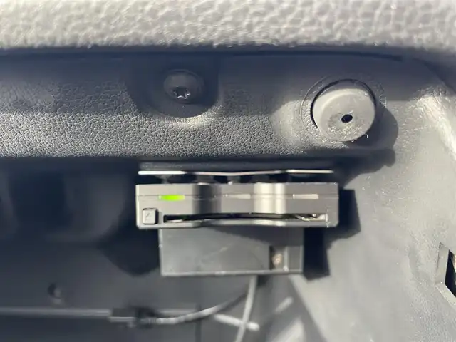 フォルクスワーゲン ポロ TSIコンフォートL アップグレードPKG 福島県 2015(平27)年 16.6万km オリックスホワイトパールエフェクト ワンオーナー/純正メモリーナビ/CD/DVD/SD/BT/USB/フルセグTV/レーダークルーズコントロール/ステアリングリモコン/アイドリングストップ/パドルシフト/バックカメラ/ドライブレコーダー/オートライト/フォグライト/フロアマット/キーレス/ETC