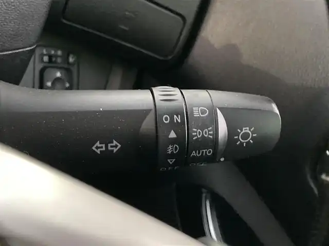 日産 デイズ ルークス ハイウェイスター Xターボ 福岡県 2018(平30)年 8.1万km ホワイトパール 純正ナビ(フルセグTV・CD・DVD・FM・AM・BT)/・MM318D-W/片側パワースライドドア/ETC/プッシュスタート/スマートキー/純正フロアマット/ドアバイザー/衝突軽減ブレーキ/横滑り防止装置/車線逸脱抑止